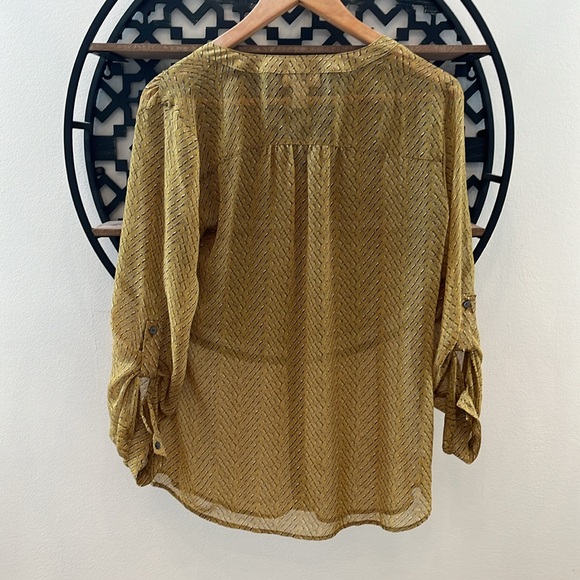 💕 Loft Chartreuse Blouse (S) - Picture 2 of 4